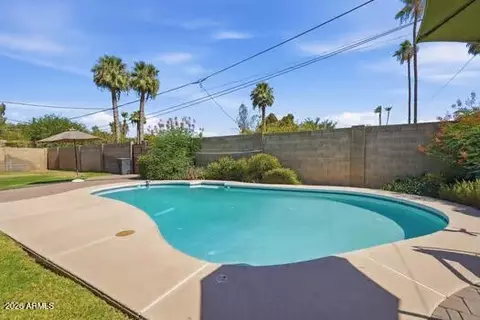 Exterior - 1321 Earll Dr, Phoenix, AZ 85014 photo 8 of 14