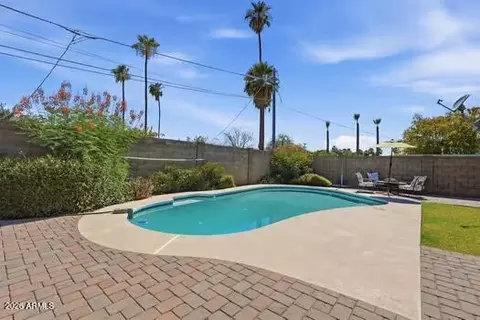 Exterior - 1321 Earll Dr, Phoenix, AZ 85014 photo 11 of 14
