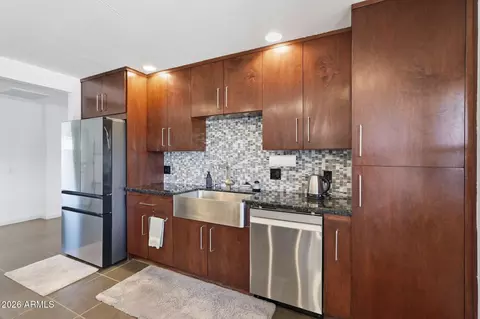Kitchen - 1321 Earll Dr, Phoenix, AZ 85014 photo 3 of 6