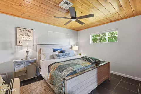 Bedroom - 1321 Earll Dr, Phoenix, AZ 85014 photo 3 of 3