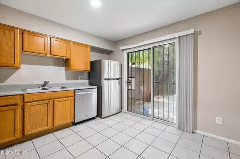 Kitchen - 4455 E Pueblo Ave, Phoenix, AZ 85040 photo 1 of 2
