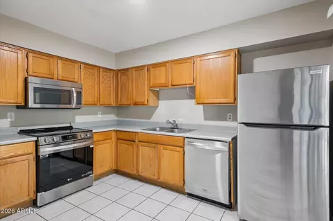 Kitchen - 4455 E Pueblo Ave, Phoenix, AZ 85040 photo 2 of 2