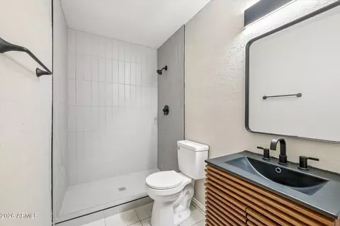 Bath - 4455 E Pueblo Ave, Phoenix, AZ 85040 photo 1 of 2