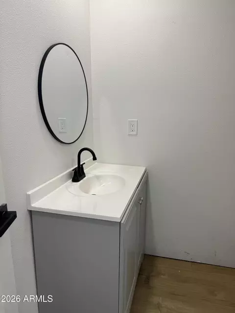 Bath - 37 W Rawhide Ave, Gilbert, AZ 85233 photo 3 of 4