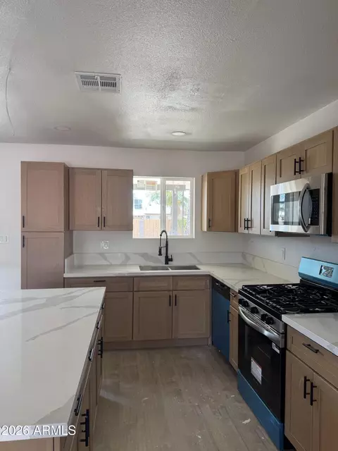 Kitchen - 37 W Rawhide Ave, Gilbert, AZ 85233 photo 3 of 4