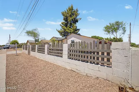 Exterior - 1010 E Chipman Rd, Phoenix, AZ 85040 photo 4 of 8