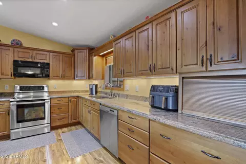 Kitchen - 804 E Phoenix St, Payson, AZ 85541 photo 3 of 3