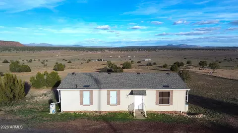 54125 N Mariposa Ln, Seligman, AZ 86337