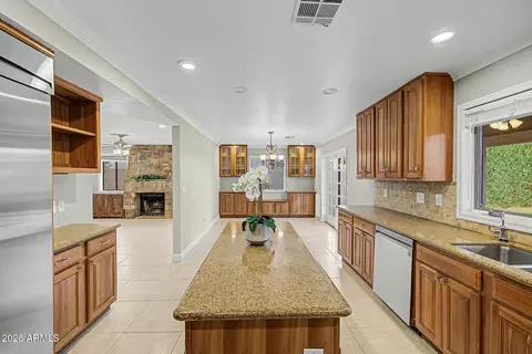 Kitchen - 3011 E Winchcomb Dr, Phoenix, AZ 85032 photo 5 of 8