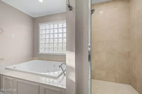 Bath - 3011 E Winchcomb Dr, Phoenix, AZ 85032 photo 2 of 11