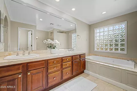 Bath - 3011 E Winchcomb Dr, Phoenix, AZ 85032 photo 3 of 11