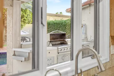 Kitchen - 3011 E Winchcomb Dr, Phoenix, AZ 85032 photo 8 of 8