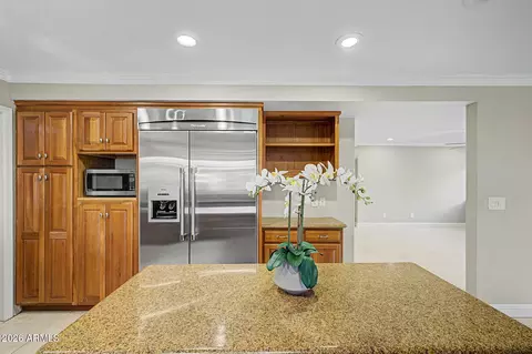 Kitchen - 3011 E Winchcomb Dr, Phoenix, AZ 85032 photo 7 of 8