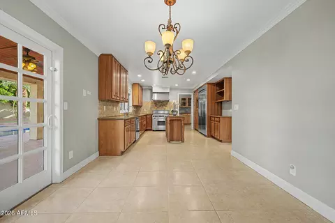 Dining - 3011 E Winchcomb Dr, Phoenix, AZ 85032 photo 6 of 6