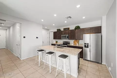 Kitchen - 2601 E Houston Ave, Apache Junction, AZ 85119 photo 3 of 4