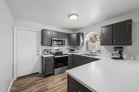 Kitchen - 4034 E Alder Ave, Mesa, AZ 85206 photo 1 of 4