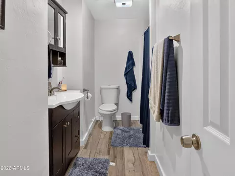 Bath - 524 E Millett Ave, Mesa, AZ 85204 photo 2 of 2