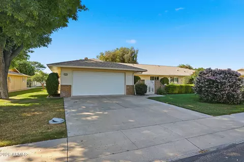 19034 N Signal Butte Cir, Sun City, AZ 85373