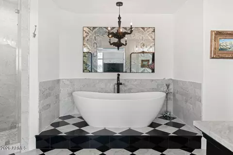 Bath - 2211 E Camelback Rd #902, Phoenix, AZ 85016 photo 3 of 6