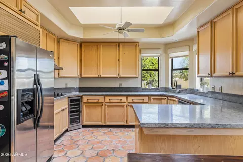Kitchen - 2012 E Northview Ave, Phoenix, AZ 85020 photo 3 of 5