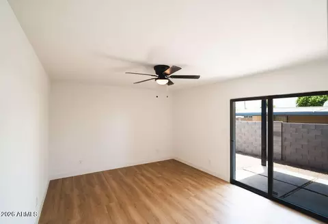 5712 N 68th Dr, Glendale, AZ 85303