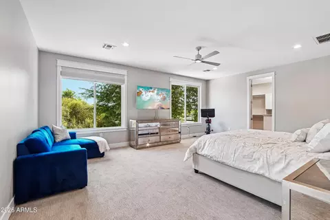Bedroom - 3913 E Devonshire Ave, Phoenix, AZ 85018 photo 3 of 11