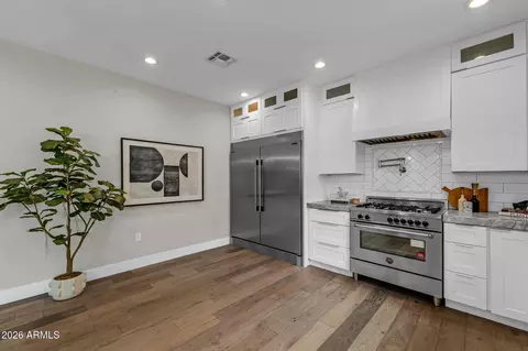 Kitchen - 3913 E Devonshire Ave, Phoenix, AZ 85018 photo 2 of 2