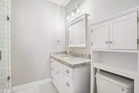 Bath - 3913 E Devonshire Ave, Phoenix, AZ 85018 photo 4 of 6