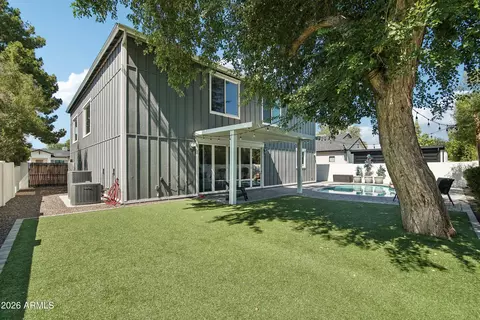 Exterior - 3913 E Devonshire Ave, Phoenix, AZ 85018 photo 7 of 10