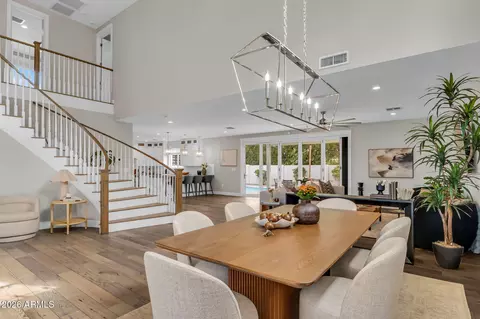 Dining - 3913 E Devonshire Ave, Phoenix, AZ 85018 photo 2 of 2