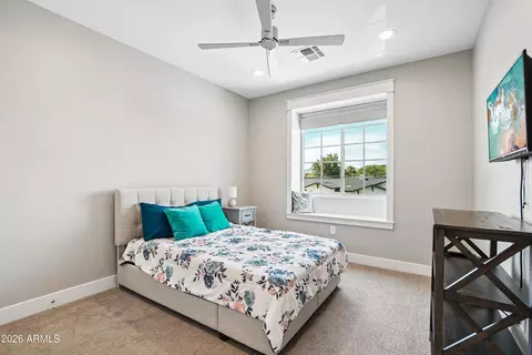Bedroom - 3913 E Devonshire Ave, Phoenix, AZ 85018 photo 6 of 11