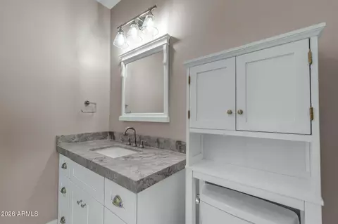 Bath - 3913 E Devonshire Ave, Phoenix, AZ 85018 photo 4 of 6
