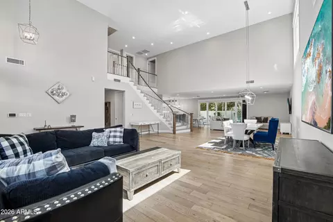 Entry Way - 3913 E Devonshire Ave, Phoenix, AZ 85018 photo 1 of 2
