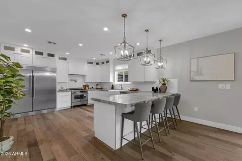 Kitchen - 3913 E Devonshire Ave, Phoenix, AZ 85018 photo 1 of 2