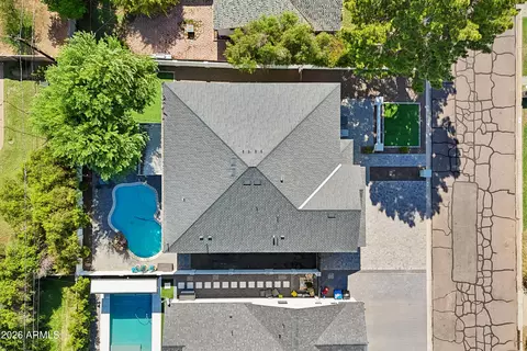 View/Area - 3913 E Devonshire Ave, Phoenix, AZ 85018 photo 1 of 2