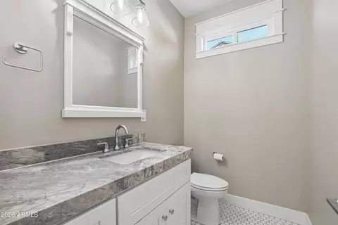 Bath - 3913 E Devonshire Ave, Phoenix, AZ 85018 photo 6 of 6