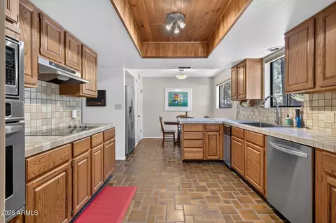 Kitchen - 5135 E Hickory Dr, Flagstaff, AZ 86004 photo 2 of 2