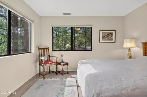 Bedroom - 5135 E Hickory Dr, Flagstaff, AZ 86004 photo 2 of 5