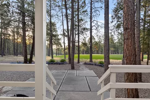 Exterior - 5135 E Hickory Dr, Flagstaff, AZ 86004 photo 4 of 8