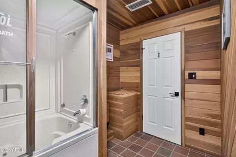 Bath - 5135 E Hickory Dr, Flagstaff, AZ 86004 photo 2 of 3