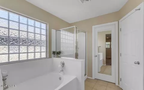 Bath - 3863 E Jasper Dr, Gilbert, AZ 85296 photo 2 of 3