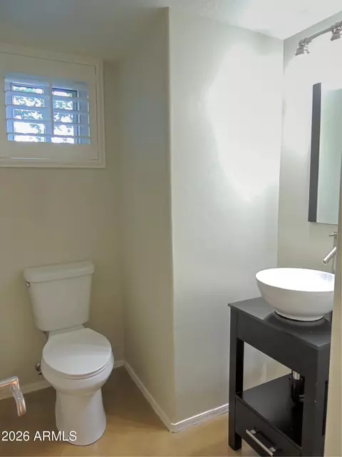 Bath - 2918 E Saltsage Dr, Phoenix, AZ 85048 photo 1 of 5