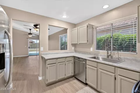 Kitchen - 4345 E Badger Way, Phoenix, AZ 85044 photo 4 of 5