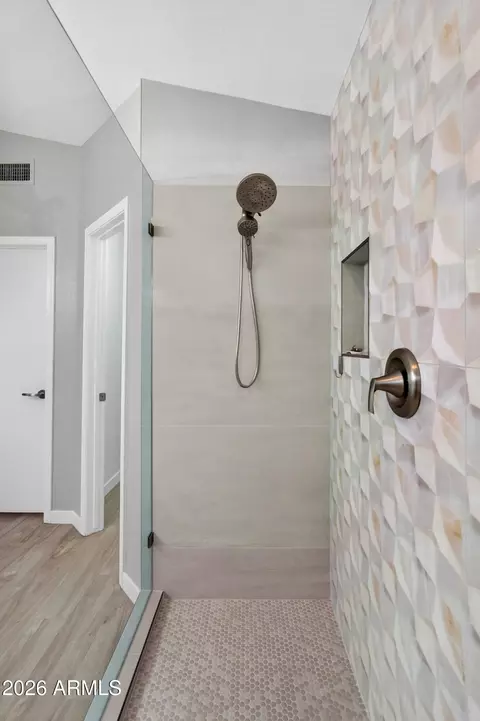 Bath - 4345 E Badger Way, Phoenix, AZ 85044 photo 3 of 5