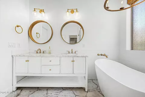 Bath - 2850 E Camellia Dr, Gilbert, AZ 85296 photo 1 of 5