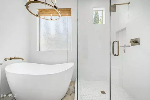 Bath - 2850 E Camellia Dr, Gilbert, AZ 85296 photo 2 of 5