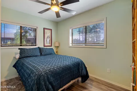 Bedroom - 2266 Spitfire Cir, Overgaard, AZ 85933 photo 2 of 5