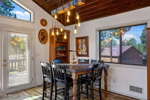 Dining - 2266 Spitfire Cir, Overgaard, AZ 85933 photo 1 of 1