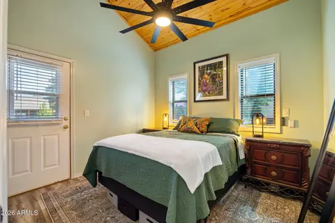 Bedroom - 2266 Spitfire Cir, Overgaard, AZ 85933 photo 4 of 5