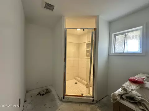 Bath - 140 W Martin Rd, Coolidge, AZ 85128 photo 9 of 12